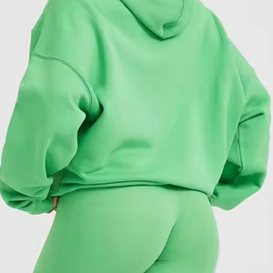 Conjunto de Sudadera con Capucha Verde para Mujer, con Bolsillo, Corte Holgado, Informal, para Todas las Temporadas, Conjunto de 2 Piezas con Pantalones Cortos - Product Image 3