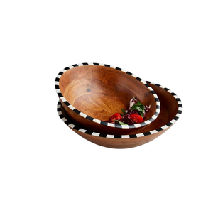Artisanal & Coastal : Bols de service en bois faits à la main avec intérieur imprimé poisson en émail - Ensemble de 2 bols gigognes - Product Image 4