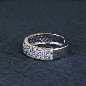 Anillo de Eternidad de Moissanita con Corte Brillante Redondo, Engaste de Garras, Bañado en Rodio, Joyería Apilable para Boda para Mujer - Product Image 3