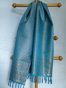 Chal de Seda Tejido con Diseño Paisley Azul Turquesa para Mujer, Bufanda India Tradicional con Flecos - Product Image 2