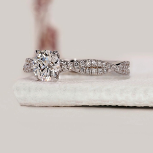 Anillo de Diamante de Corte Redondo de 1.35 Quilates Cultivado en Laboratorio, Clásico y en Tendencia, Oro Amarillo de 14K, Joyería de Compromiso y Boda para Fiestas - Product Image 5