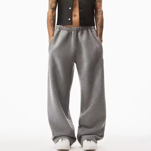 Pantalon de survêtement gris pour homme, taille élastique, décontracté, coupe oversize, tricoté, devant plat, poches latérales, respirant, poids moyen, pour l'automne - Product Image 1
