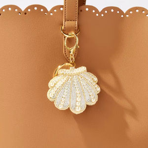 Breloques étoiles personnalisées mignonnes pour la vie quotidienne, perles de rocaille, cadeau pour fille, nouveau style tendance pour la création de bijoux - Product Image 1