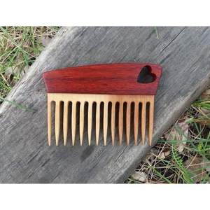 Peine de Madera Natural Hecho a Mano de Primera Calidad, Peine para el Cabello de Madera, Suministros de Artesanía Hechos a Mano - Product Image 1