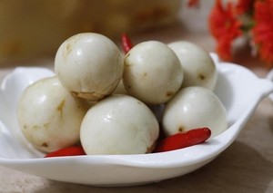 Berenjenas encurtidas dulces y ácidas, estilo cortado a medida, en vinagre transparente, enteras, listas para comer, bolsa de 5 kg, origen Vietnam - Product Image 4