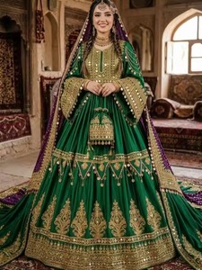 Vestido Afgano de Satén Verde Lujoso con Bordado Dorado, Cuentas y Encaje, Cintura Natural, Corte Ajustado y Acampanado, Manga Larga, Largo hasta la Rodilla, Formal - Product Image 2