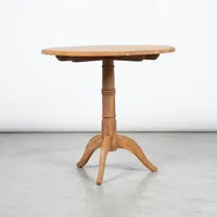 Table ronde d'extérieur en teck, base en bois massif, mobilier de patio durable, finition naturelle