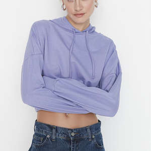 Sweat-shirts à capuche courts personnalisés avec logo pour femmes, vêtements 100 % coton molletonné, pulls oversize pour femmes - Product Image 4