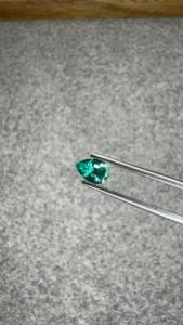 Émeraude naturelle de Zambie 0,47 ct, taille poire facettée 4,20x6,10 mm, pierre précieuse verte lâche pour bague sur mesure, pendentif et bijoux de luxe - Product Image 3