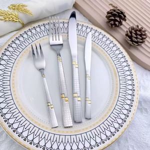 Fabriqué en métal de qualité alimentaire, cet ensemble de couverts garantit durabilité, sécurité et performance à long terme. - Product Image 6