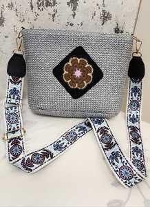 Sac messager en rotin tissé à la main, sac à bandoulière tissé, motif floral, sac personnalisé pour femme pour les voyages quotidiens - Product Image 2