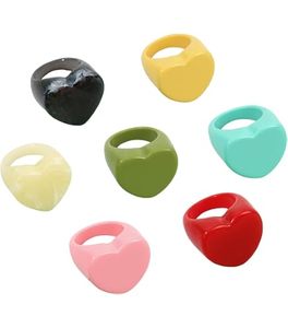 Bagues classiques en résine d'agate géométrique vert-vertérier, gris, rose et marron – Bijoux uniques et tendance pour homme et femme - Product Image 2