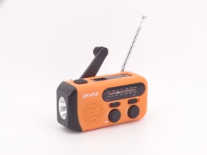 Radio d'urgence extérieure à énergie solaire avec manivelle avec fonction de lampe de poche intégrée - Product Image 2