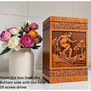 Urne funéraire en bois personnalisée gravée pour skateboarder, souvenir commémoratif par AYAANS - Product Image 5