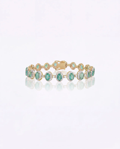 Pulsera Halo Esmeralda Eterna, Elegante Pulsera con Diseño Halo Atemporal con Radiantes Piedras Centrales de Esmeralda Verde - Product Image 4