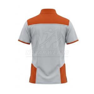 Blouse médicale moderne avec fermeture éclair mi-longue, col montant, manches courtes et construction pratique et confortable - Product Image 4