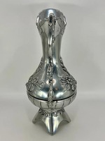 Pichet en argent de style vintage orné avec motif floral gravé et poignée courbée – Vaisselle élégante pour la décoration et l'exposition à la maison