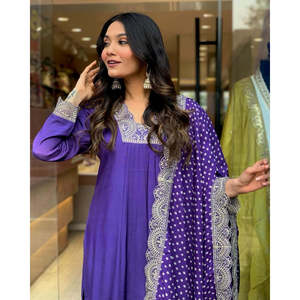 Magnifique bas en soie modale et ensemble Dupatta Taille 2XL - Product Image 5