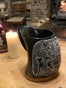 Tendance du moment : Chope rustique en corne de bœuf style Viking, fabriquée à la main, pour bière médiévale, idéale pour festivals, cosplay et bar à domicile - Product Image 3
