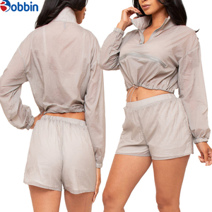 Conjuntos de chándal cortos de hip hop de verano, personalizados, casuales, de 2 piezas, chaqueta corta cortavientos con cremallera, conjunto corto de algodón estilo streetwear para mujer - Product Image 4