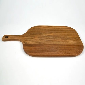 Planche à découper et plateau de service manuels en bois d'acacia Rehman Craft, 5 pièces, écologiques et durables, avec poignée et bord dentelé, pour fruits - Product Image 3