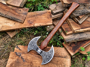 Hacha Vikinga de Acero Inoxidable de Grado Industrial, Cabeza de Hacha de Doble Hoja, Mango de Madera Grabado en Latón, Hacha con Barba para Acampar y Cazar - Product Image 2
