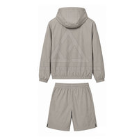 Ensemble court coupe-vent d'extérieur à séchage rapide avec veste légère et short assorti en tissu respirant pour l'exercice