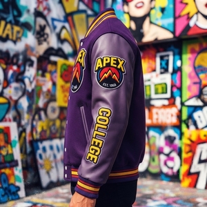 Chaqueta Letterman Personalizada de Lana Morada con Mangas de Cuero Gris, Parche Bordado, Estilo Universitario, Ropa de Calle - Product Image 3