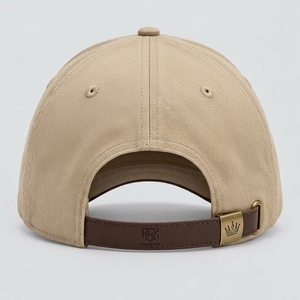 Casquette de baseball pour tous les jours, fabriquée avec un textile respirant de qualité supérieure, une visière robuste et une fermeture réglable pour une tenue fiable. - Product Image 3