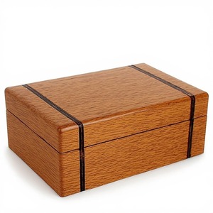 Estuche de Cigarros de Madera de Estilo Vintage de Lujo, Diseñado para Amantes de los Cigarros Clásicos, con una Construcción Duradera y una Apariencia Atemporal - Product Image 3