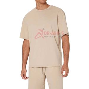 Ensemble t-shirt à col rond surdimensionné en coton biologique personnalisé pour hommes, ensemble short et survêtement d'été en tricot de haute qualité pour hommes - Product Image 1