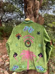 Chaqueta Boho Verde Llamativa con Arte Folclórico Colorido, Estilo Étnico Floral Suzani Hecho a Mano, Abrigo Distintivo para Festivales, Regalo para Ella - Product Image 3