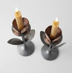 Candelabro de Hierro Hecho a Mano con Forma de Tulipán, Portavelas de Metal Vintage con Hojas, Decoración para el Hogar - Product Image 3