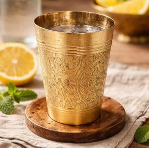 Verre à shot artisanal en laiton 60ml, design vintage, forme cylindrique, pour brandy, cocktails, fêtes, mariages, hôtels. - Product Image 1