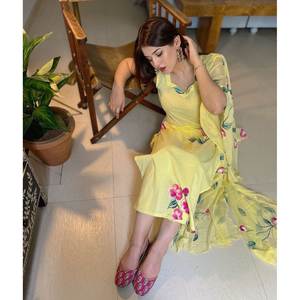 Magnifique ensemble haut et bas en tissu mousseline taille XS avec dupatta pour tenue de soirée - Product Image 4