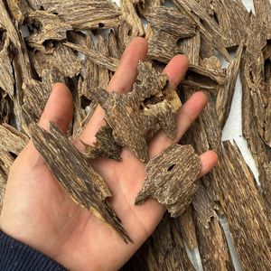 Virutas de Agarwood de Vietnam Premium al por Mayor, Tipo Oud, Madera Aromática Natural con Aroma Dulce y Ahumado para Quemar Incienso - Product Image 6