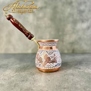 Cafetera Turca Cezve de Cobre Vintage Alabanza con Grabado Floral y Mango de Madera - Product Image 4