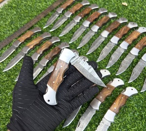 Couteau pliant de poche en acier Damas de haute qualité avec verrouillage arrière, manche en bois, 17 cm - Product Image 5