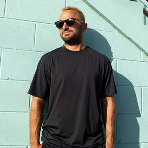 Haut d'entraînement respirant et léger, coupe ample, écologique pour homme - Product Image 1