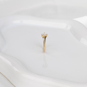 แหวนเพชรทรงแอสเชอร์ 0.80 กะรัต เพชรเลี้ยงในห้องปฏิบัติการ ตัวเรือนทองคำขาว 14K ประดับเพชรเม็ดเดี่ยวทรงเข็มทิศ สำหรับผู้หญิง เครื่องประดับชั้นดี - Product Image 2