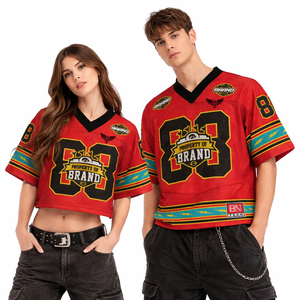 เสื้อฟุตบอลครอปสีแดงแบบยูนิเซ็กซ์ คอวี ผ้าตาข่ายระบายอากาศ เสื้อกีฬา สตรีทแวร์ ทรงโอเวอร์ไซส์ ชุดทีม OEM - Product Image 1