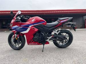 Moto sportive 500cc 2026 avec transmission 6 vitesses, ABS, EFI et caractéristiques de tourisme sportives haut de gamme, origine américaine - Product Image 4