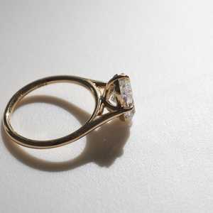 Anillo de compromiso de oro amarillo macizo de 14K con diamante solitario de corte cojín cultivado en laboratorio, de alta calidad, joyería fina de lujo - Product Image 6