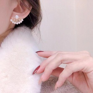 Boucles d'oreilles pendantes en argent pur style éventail en plumes de la République de Chine, avec 3 à 6 perles d'eau douce, nouvelle recommandation de produit - Product Image 4