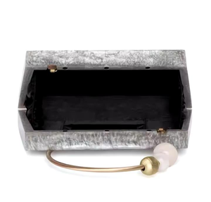 Pochette pour femme en résine de luxe artisanale, accessoire élégant et unique avec des designs audacieux et des couleurs vibrantes, fabriqué à la main - Product Image 6