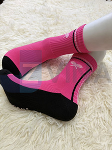 Chaussettes de sport en coton à épaisseur standard, style basique, avec logo personnalisé, pour jeunes hommes et femmes, pour le basketball, le football, le tennis, le pickleball - Product Image 4