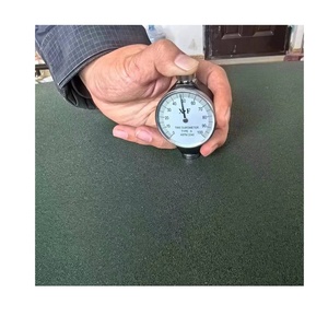 Alfombra de Goma para Gimnasio y Canchas Deportivas, Antideslizante y Resistente al Desgaste, Vinilo con Textura Lisa, Ideal para Proyectos de Diseño Gráfico - Product Image 4