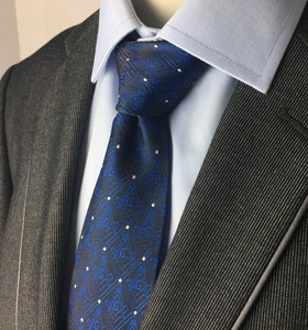Corbata Masónica Master Mason con Diseño de Cuadrado y Compás en Azul y Negro con Logotipo Personalizado Impreso por Transferencia Térmica, Servicio OEM - Product Image 4