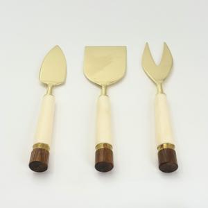 Juego de Cuchillos Profesionales para Queso de Metal con Mango de Resina Blanca, Colección Premium para Cortar Queso para la Industria Hotelera - Product Image 2