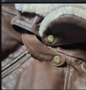 Blouson en cuir pour homme avec col en fausse fourrure et fermeture éclair - Product Image 4